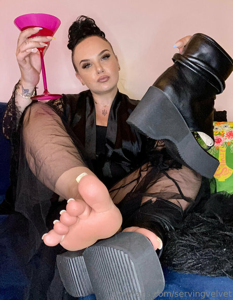 servingvelvet top nacktheit bild