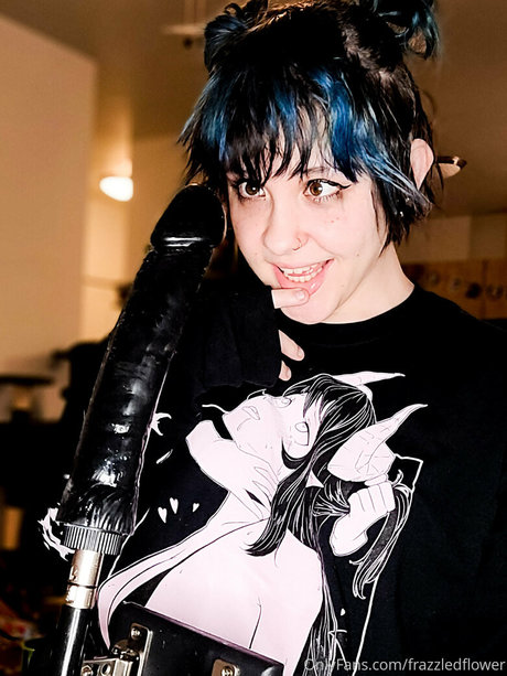 frazzledflower model nackt fotos