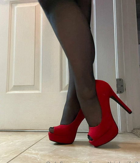 jungfrau-onlyfans erotische erwachsene bilder