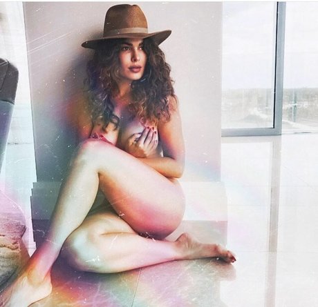 Nadine Velazquez erotische kostenlose galerie