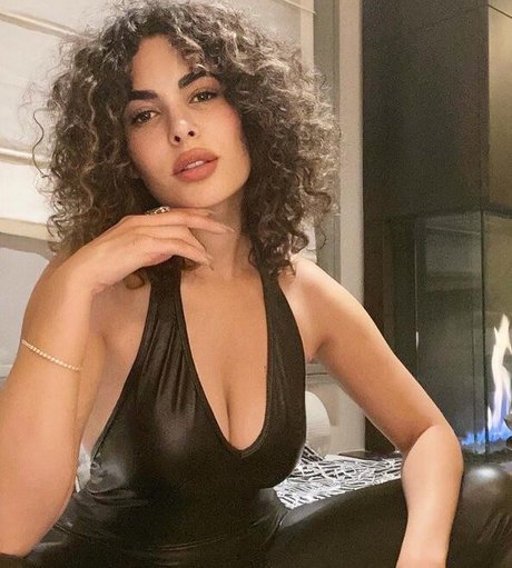 Nadine Velazquez heiße erwachsene bilder