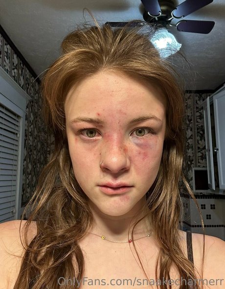 snaakecharmerr top sexy galerie