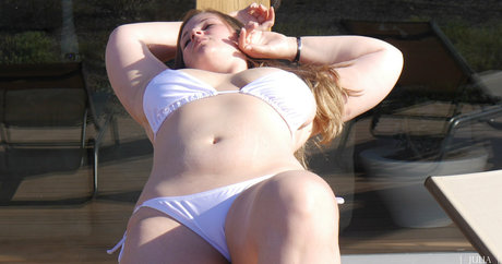 julia jones rocks exklusive sexy galerie