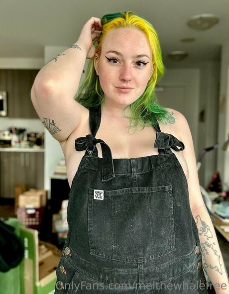 melthewhalefree model sexy galerien