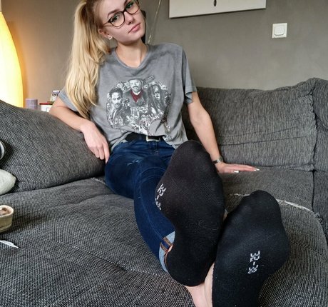 emmyfeetandsocks schöne erotische bild