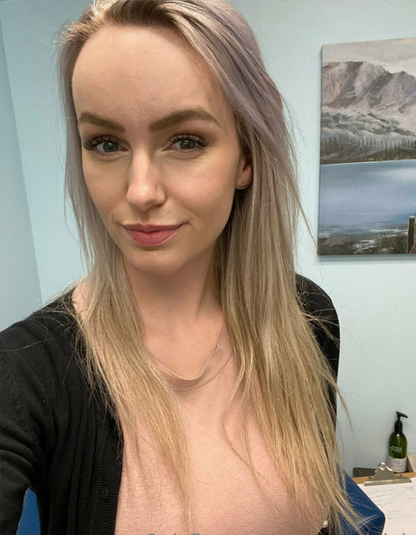 nurseryleigh nackt sexy galerien