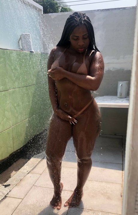 Thays tana pornostar nacktheit galerien