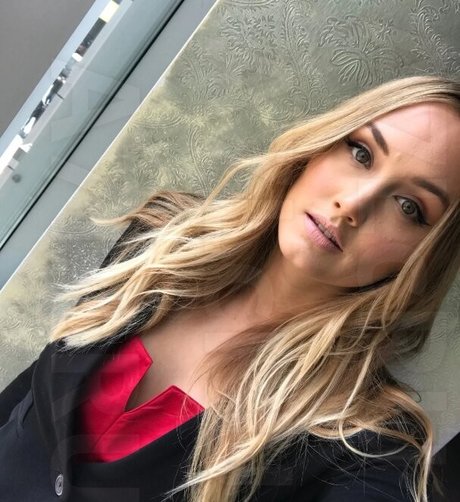 Naomi Kyle top porno bild