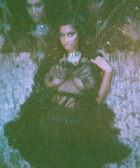 devithemodel schauspielerin erwachsene fotos