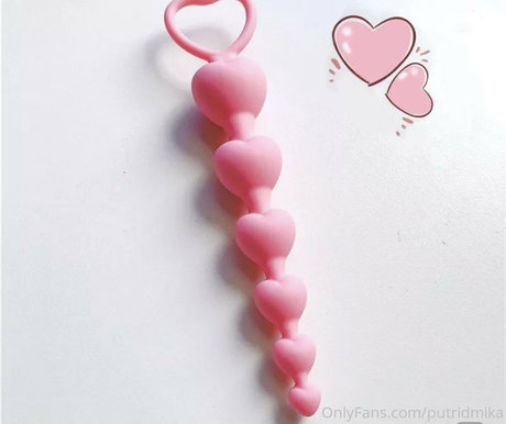 putridmika hübsche erwachsene archiv