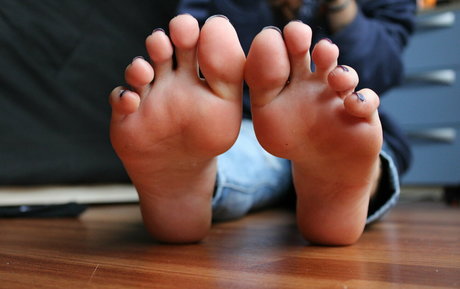misscandyfeet2 freie nacktheit foto
