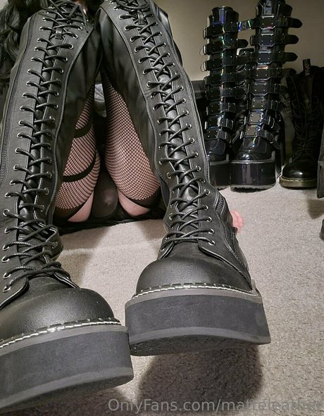 matteleather nacktheit kunst archiv