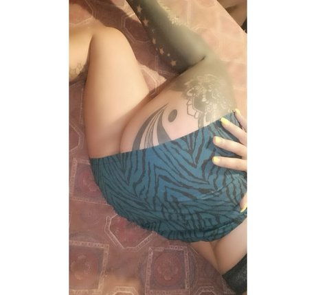 shewolf inked perfekte hd fotos