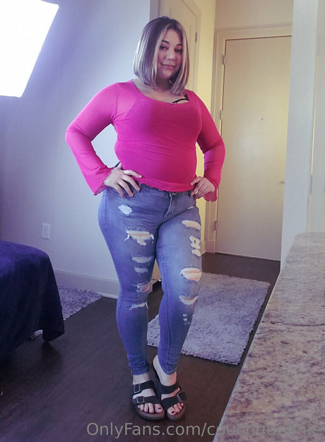 couchqueenie schauspielerin schöne foto