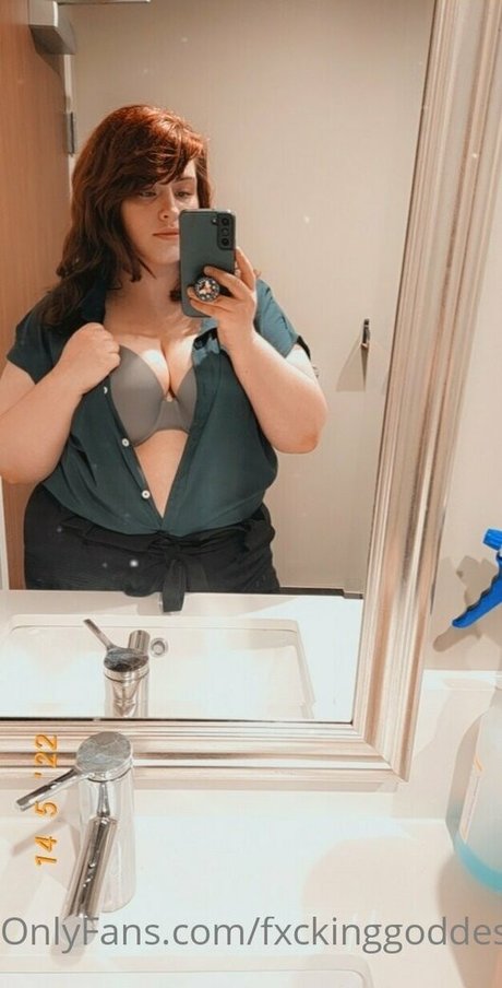 fxckinggoddes model porno foto