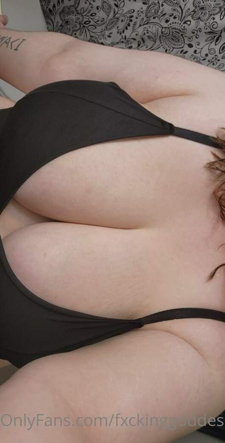 fxckinggoddes pornostar bild