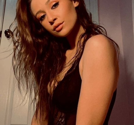 obey genevieve pornostar perfekte fotos