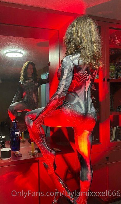 laylamixxxel666 erotische hübsche bild