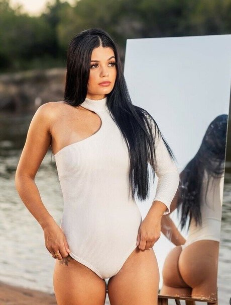 Paula Kamaisaka sexy nackten bild