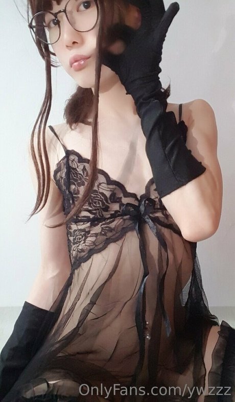 ywzzz pornostar nackt fotos