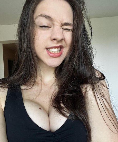 Lucia Mikusova porno perfekte bild