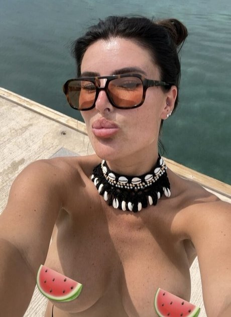 Danielle Martin nackt kunst foto