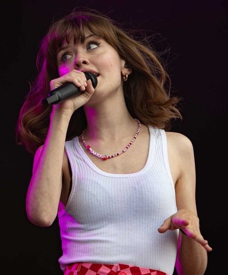 Maisie Peters heiße xxx archiv