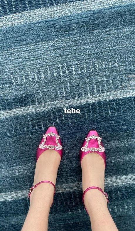 Maisie Peters nackt beste bild