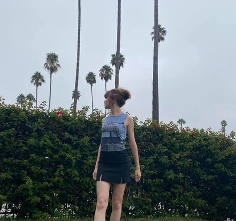 Maisie Peters kunst bild