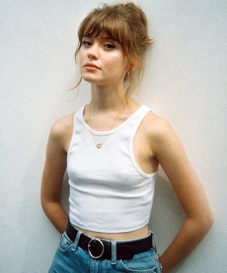 Maisie Peters model sex foto