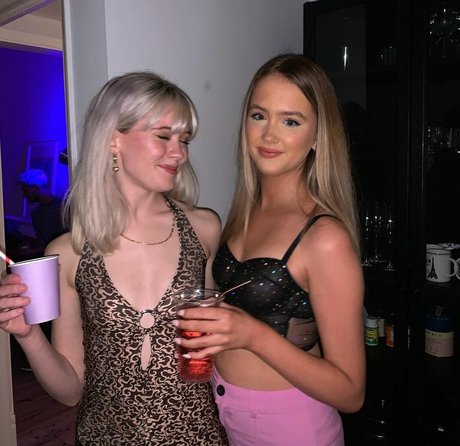 Maisie Peters perfekte sexy bilder