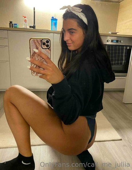 call me juliia Bilder