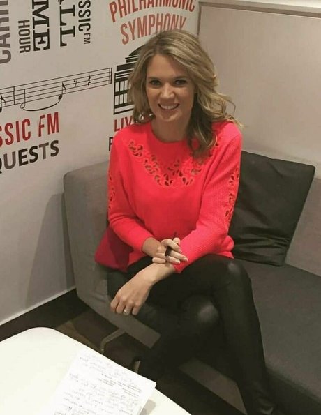Charlotte Hawkins top sexy bilder