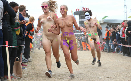 Lily Lowe top sexy foto