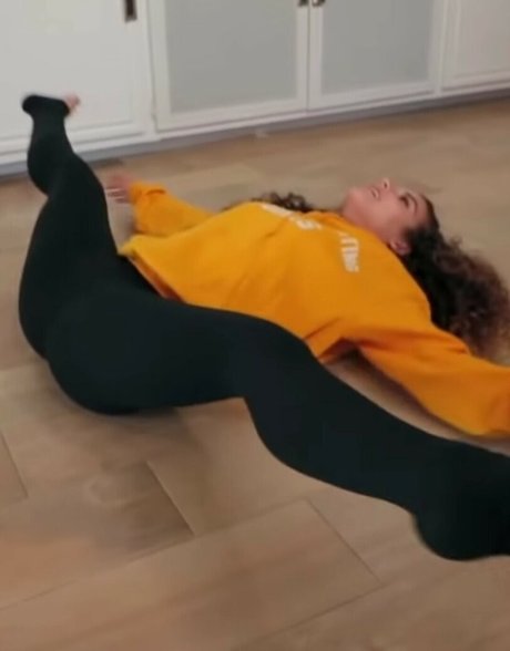 Sofie Dossi heiße freie galerien