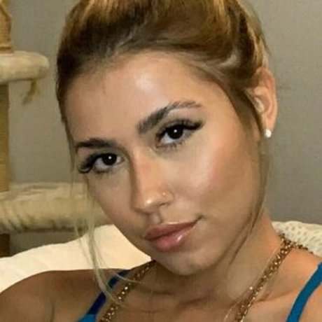 milf junge onlyfans kunst top galerien