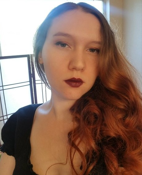 enterthelunaverse schauspielerin kostenlose fotos