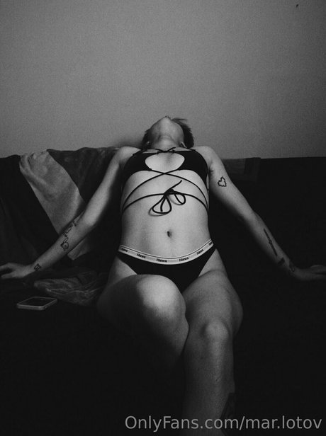 mar lotov nackt schöne foto