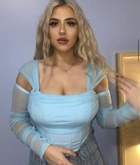 Emma C hübsche perfekte foto