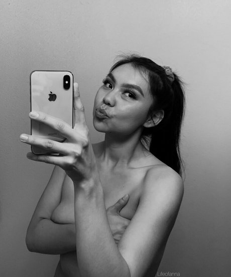 lifeofanna top nacktheit bild