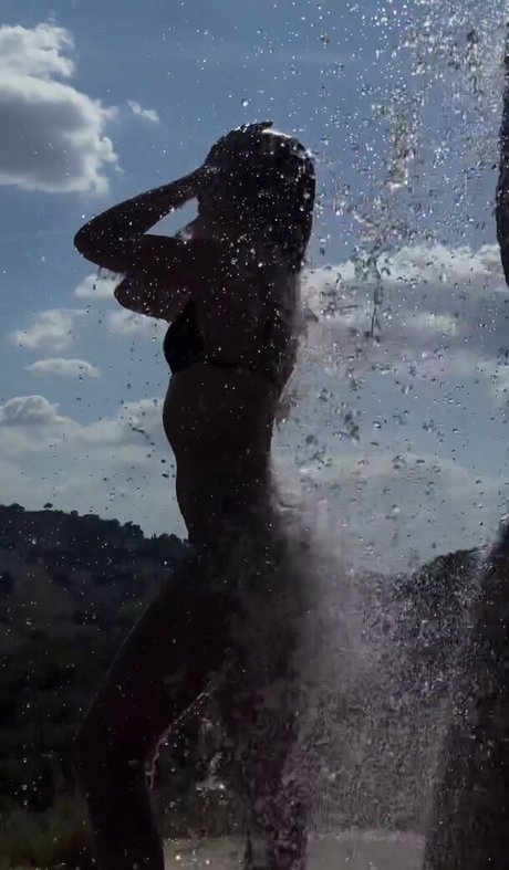 Shanti Tan erotische exklusive bilder