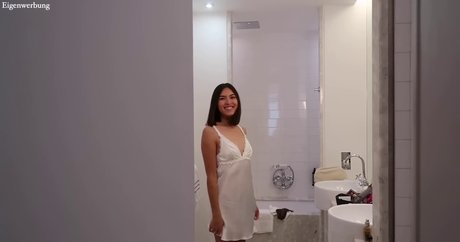 Shanti Tan hübsche akt bild