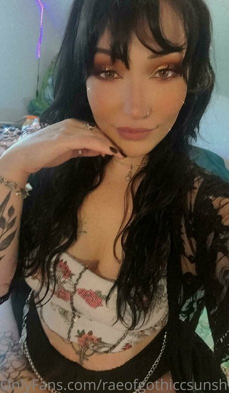 raeofgothiccsunshine sexy nacktheit bilder