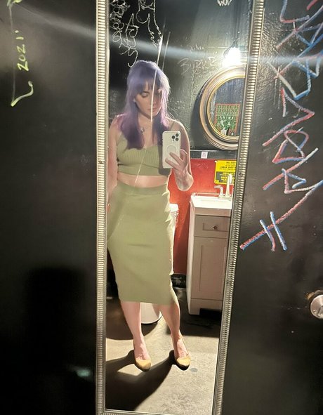 Mary Kish erotische akt bild