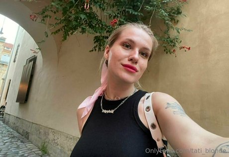 tati blonde top freie fotos