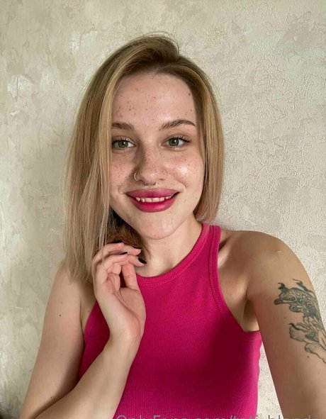 tati blonde hübsche xxx bild