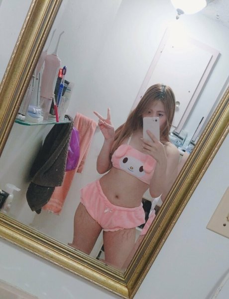 Lindychii nackt perfekte foto