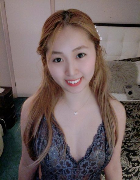 Lindychii sexy nackte fotos