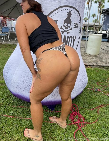 swingerellefree schauspielerin erotische galerien