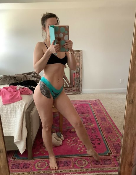 Peach Perfect nackt pornostar bild